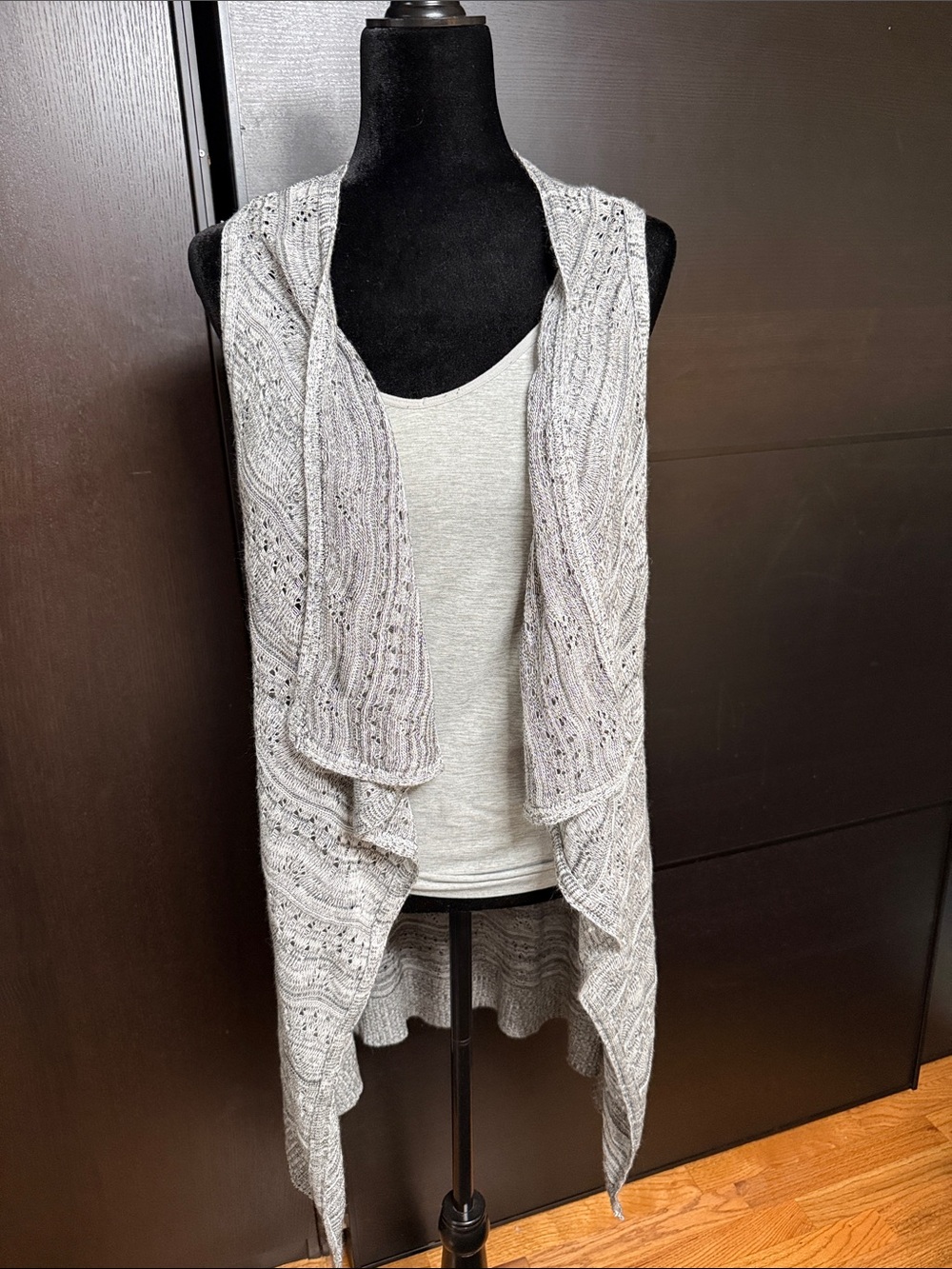 Light Gray Open-Front Knit Vest Sweater. L/XL